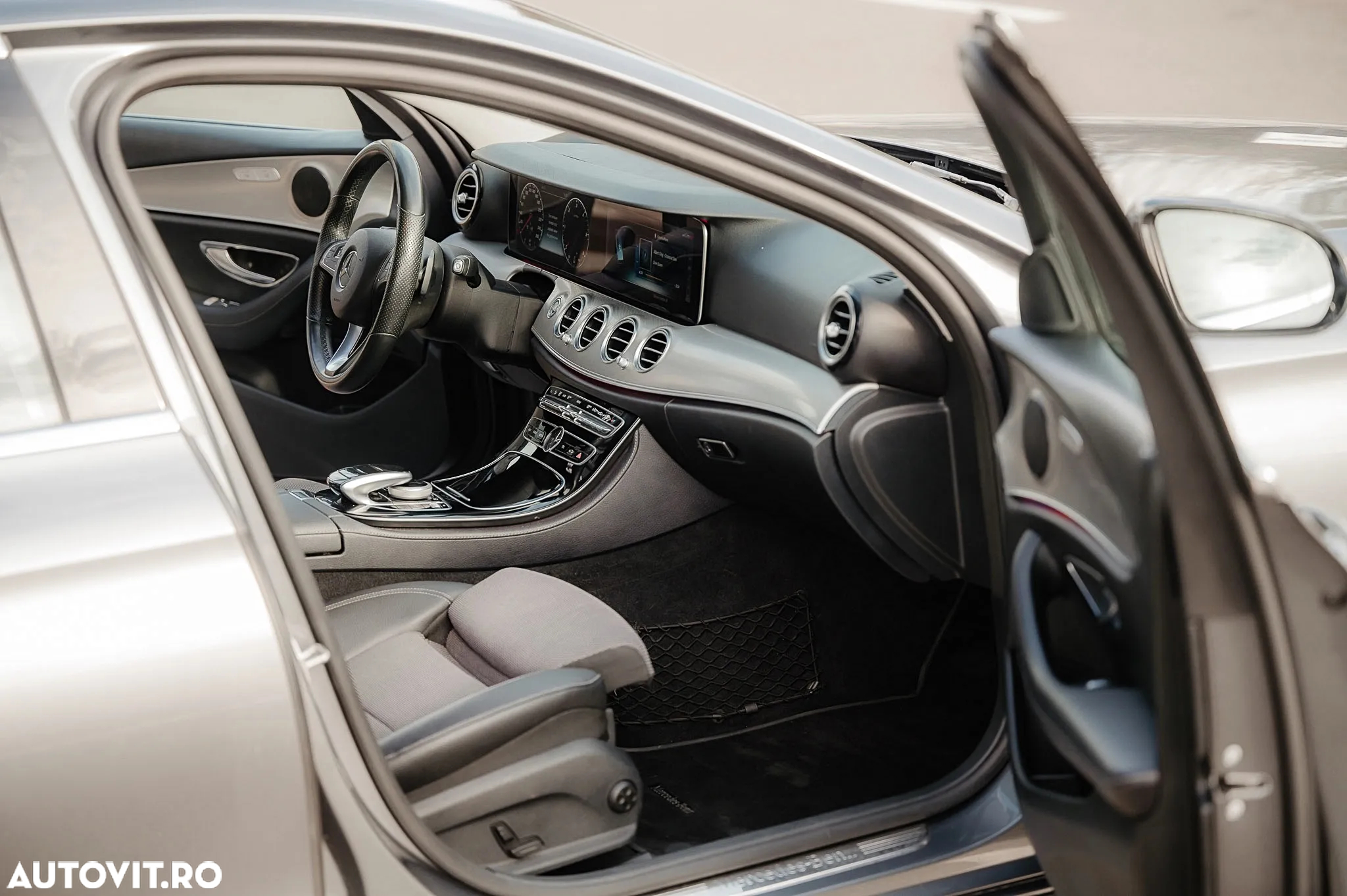 Mercedes-Benz E - 10