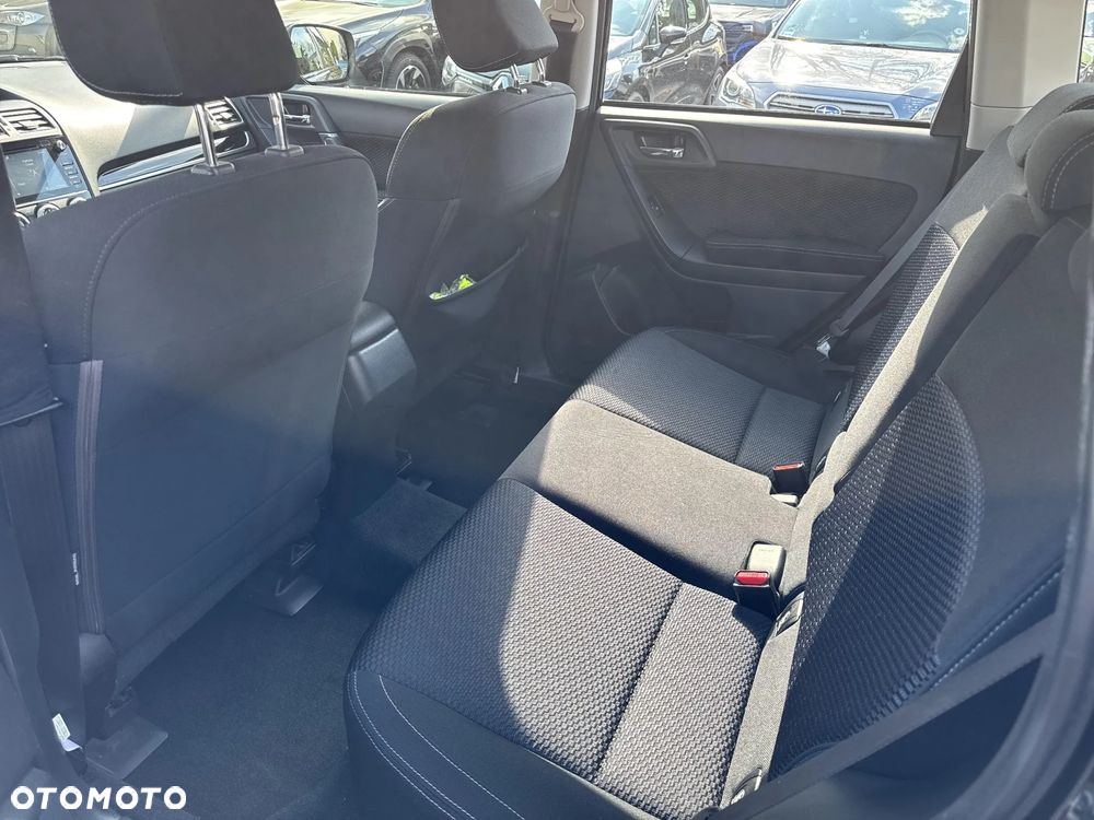 Subaru Forester 2.0 i Exclusive Lineartronic - 10