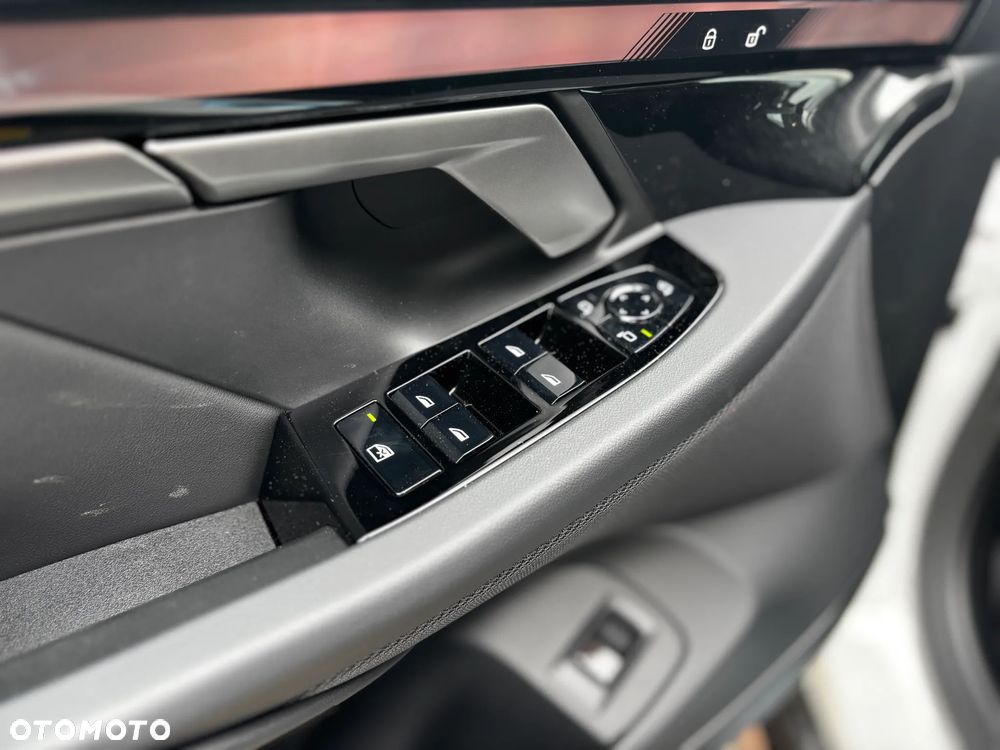 BMW Seria 5 520i mHEV sport - 12
