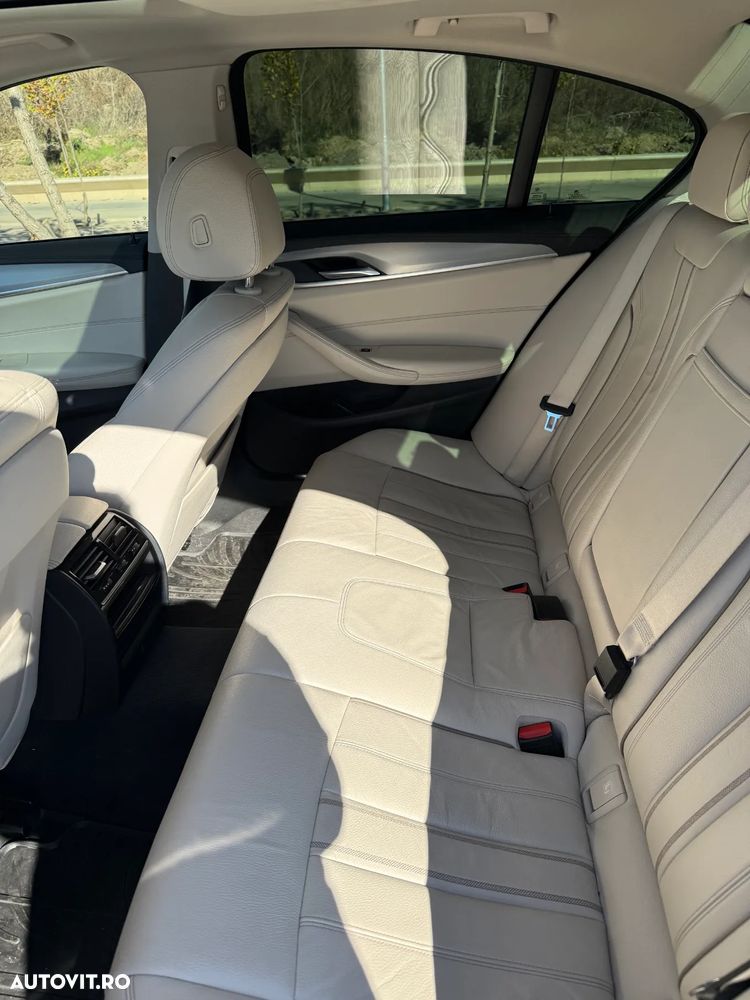 BMW Seria 5 530d xDrive AT - 15