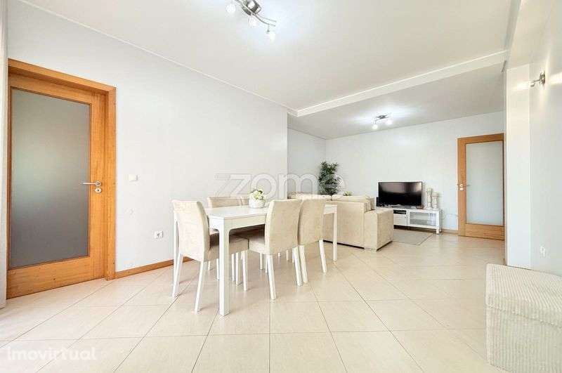 Apartamento T2 - Ribeirão - Grande imagem: 2/6