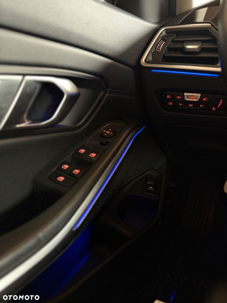BMW Seria 3 320d xDrive - 34