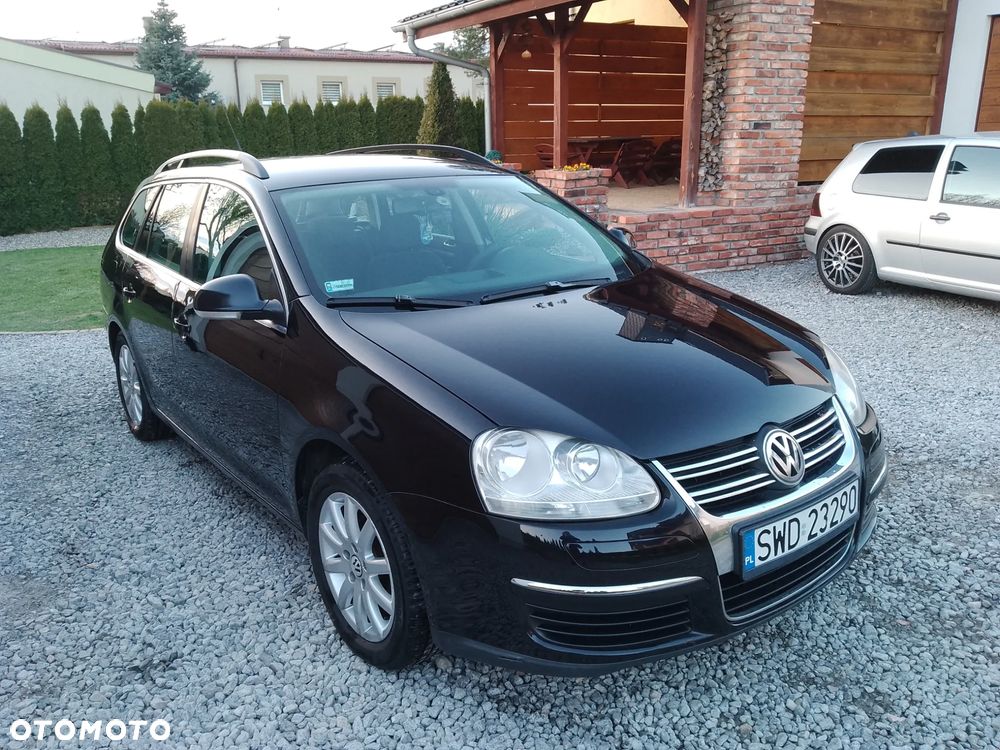 Volkswagen Golf - 1