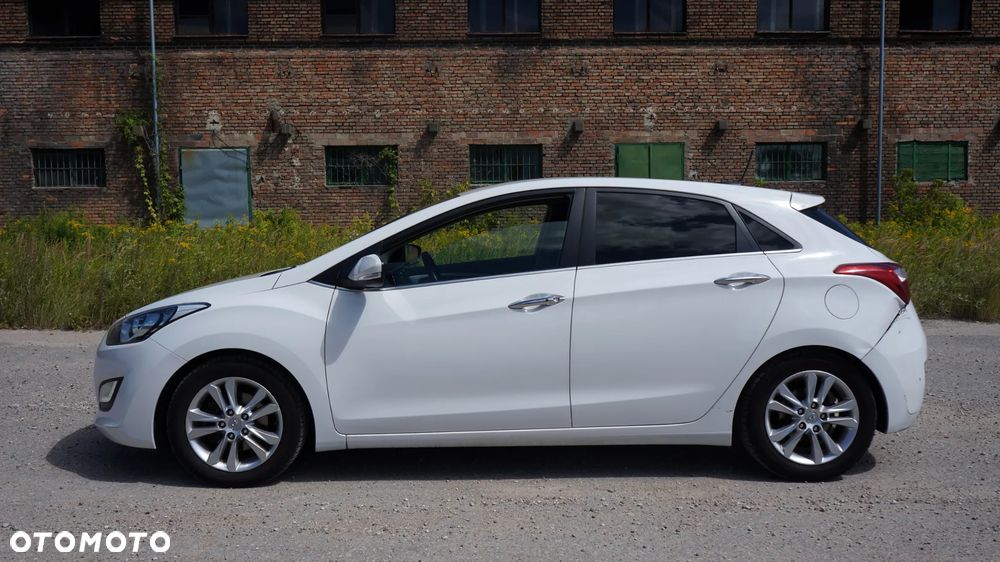 Hyundai i30 blue 1.6 GDI YES Gold - 12