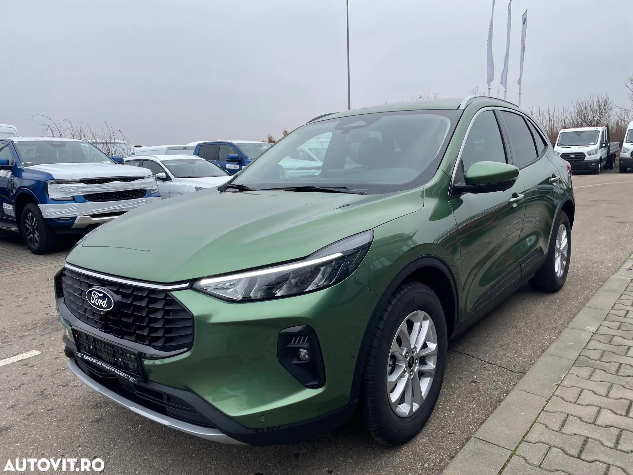 Ford Kuga 1.5 EcoBoost A8 FWD Titanium - 4