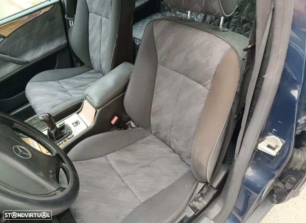Mercedes-Benz E 220 CDI Avantgarde - 5