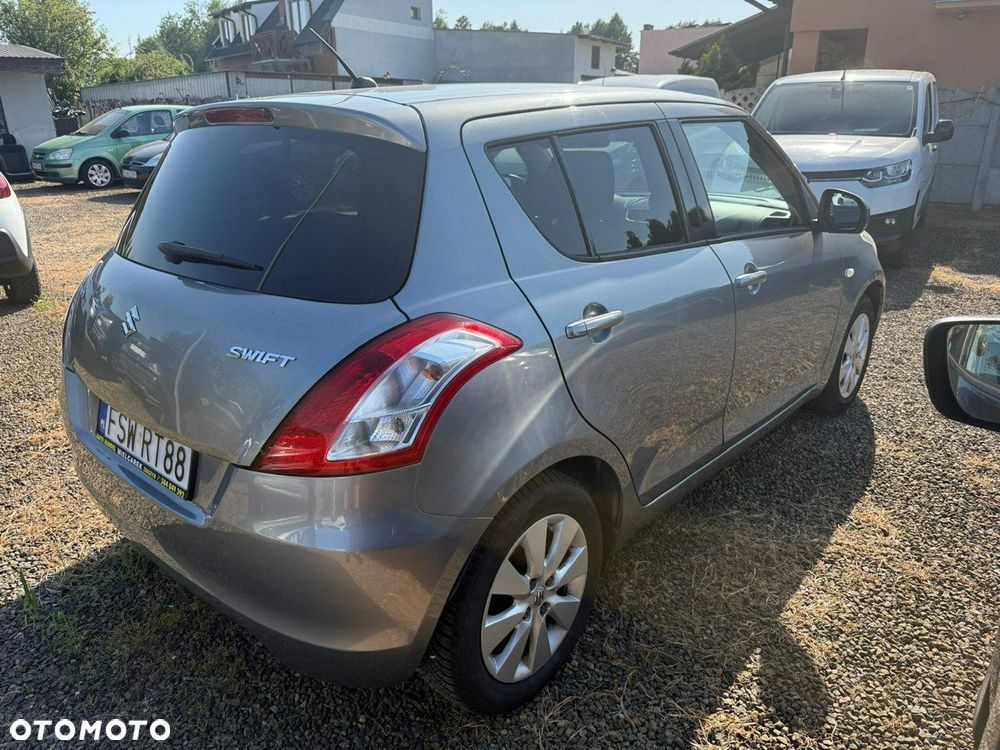 Suzuki Swift - 4