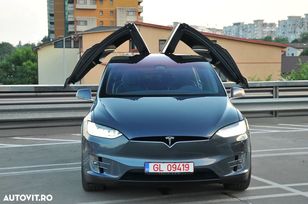 TESLA Model X 2018 — imagine 11
