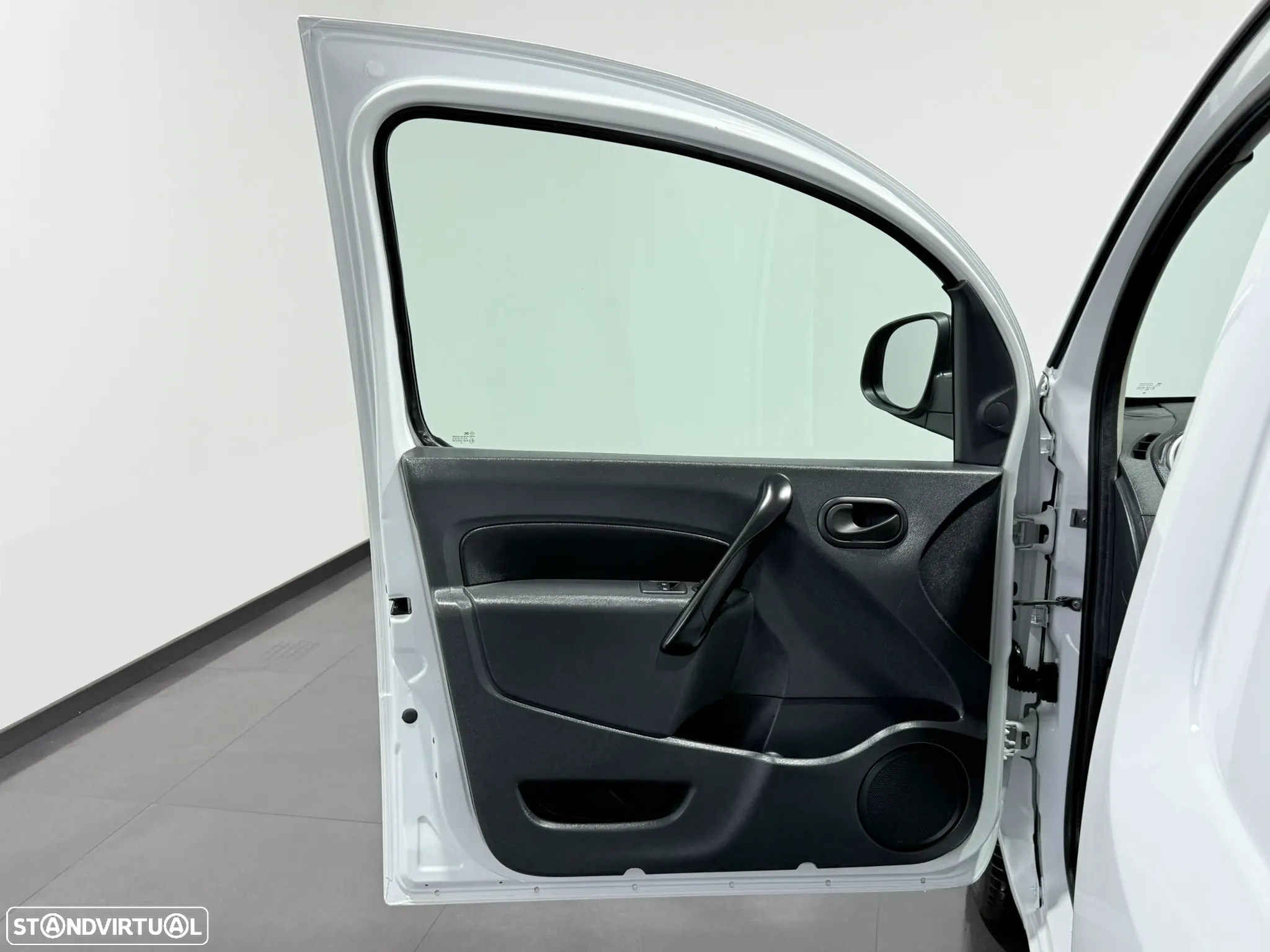 Renault KANGOO EXPRESS Z.E. 33 KW - IVA DEDUTIVÉL - BATERIAS PRÓPRIAS - 19