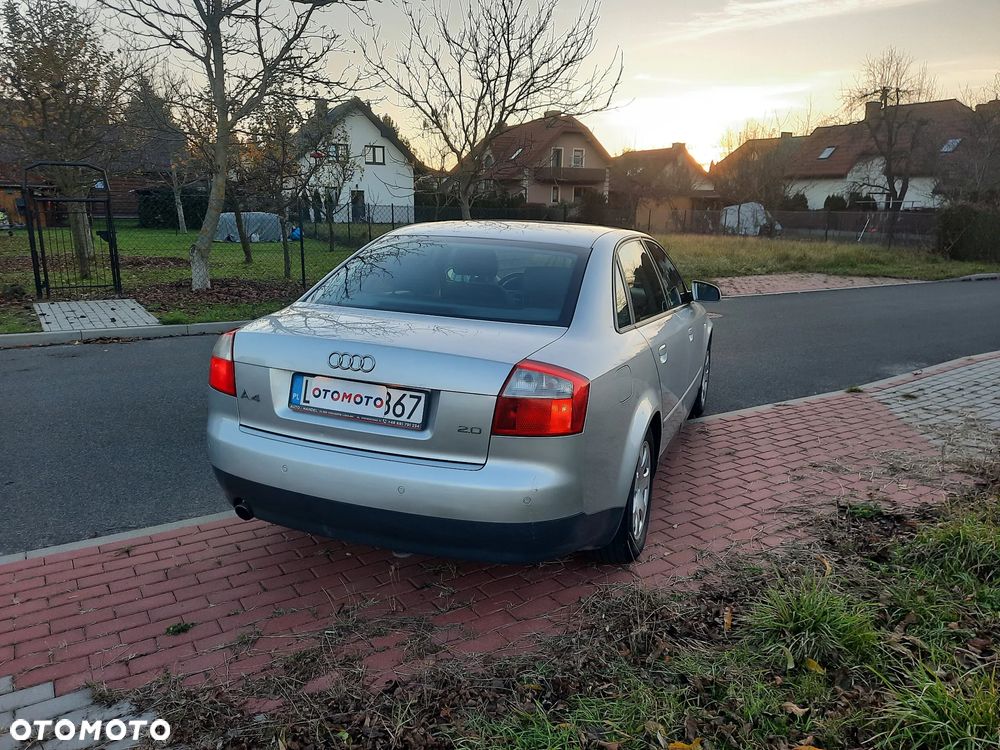 Audi A4 Limousine - 10