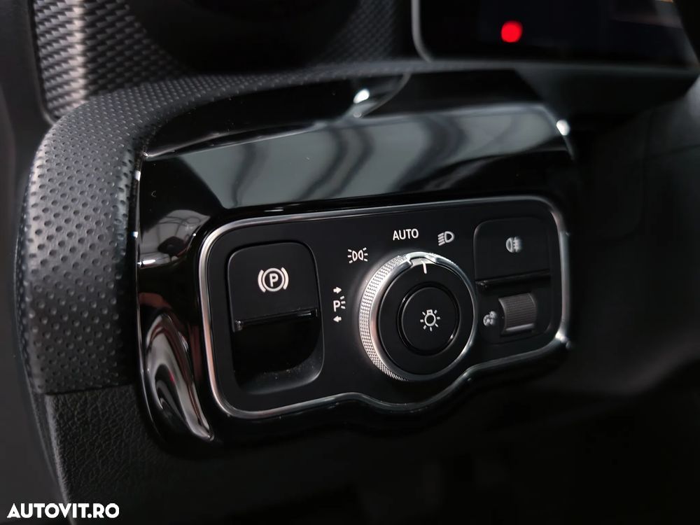 Mercedes-Benz A 180 d 8G-DCT - 11