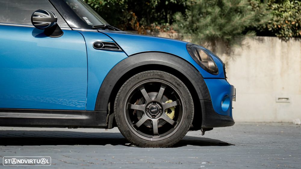 MINI 3 Portas One D - 13
