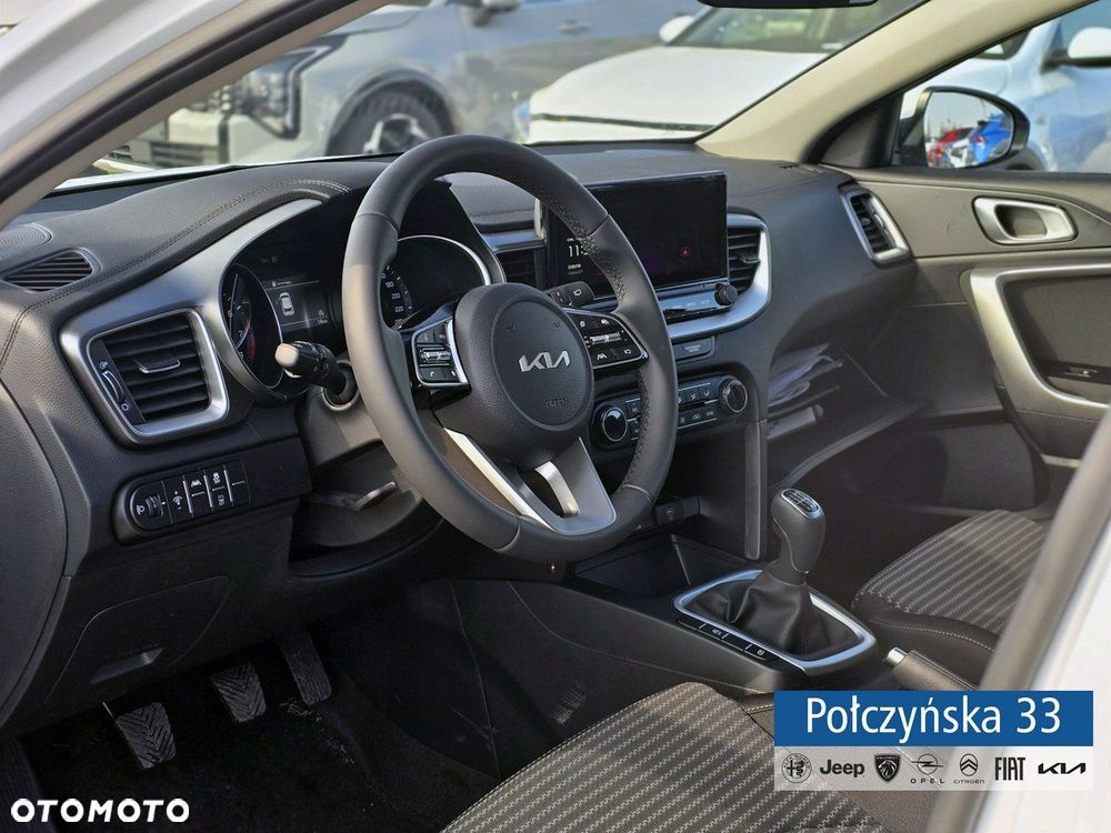 Kia Ceed - 11