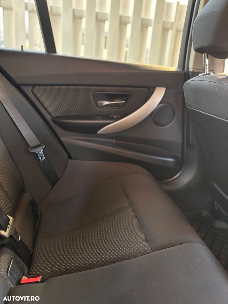 BMW Seria 3 318d DPF Aut. - 17