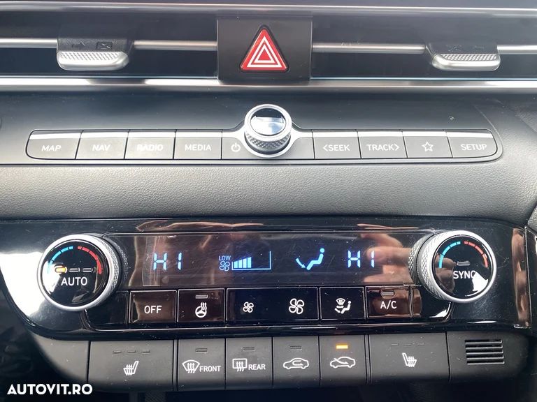 Hyundai Elantra 1.6 l 123 CP CVT Exclusive - 16