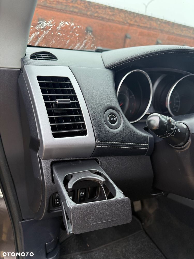 Mitsubishi Outlander 2.0 2WD Invite - 24