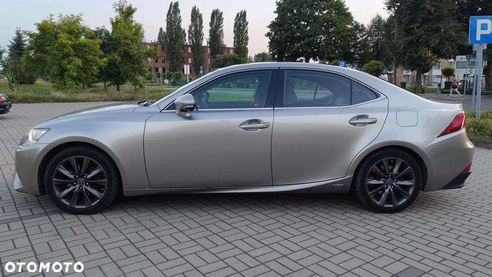 Lexus IS 300h Comfort - 2