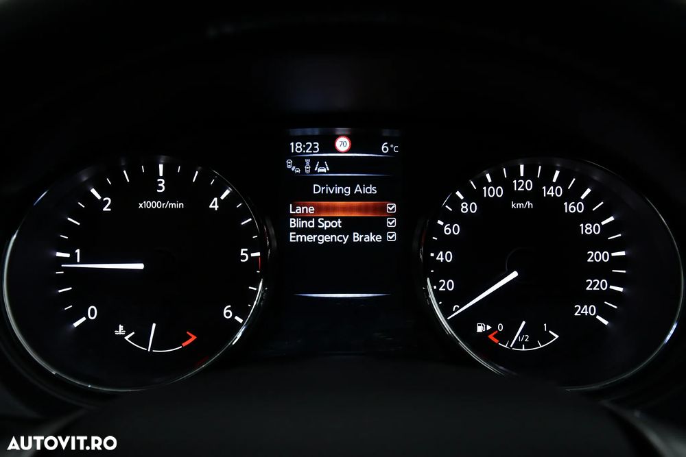 Nissan Qashqai 1.6 DCI Start/Stop X-TRONIC Tekna - 35