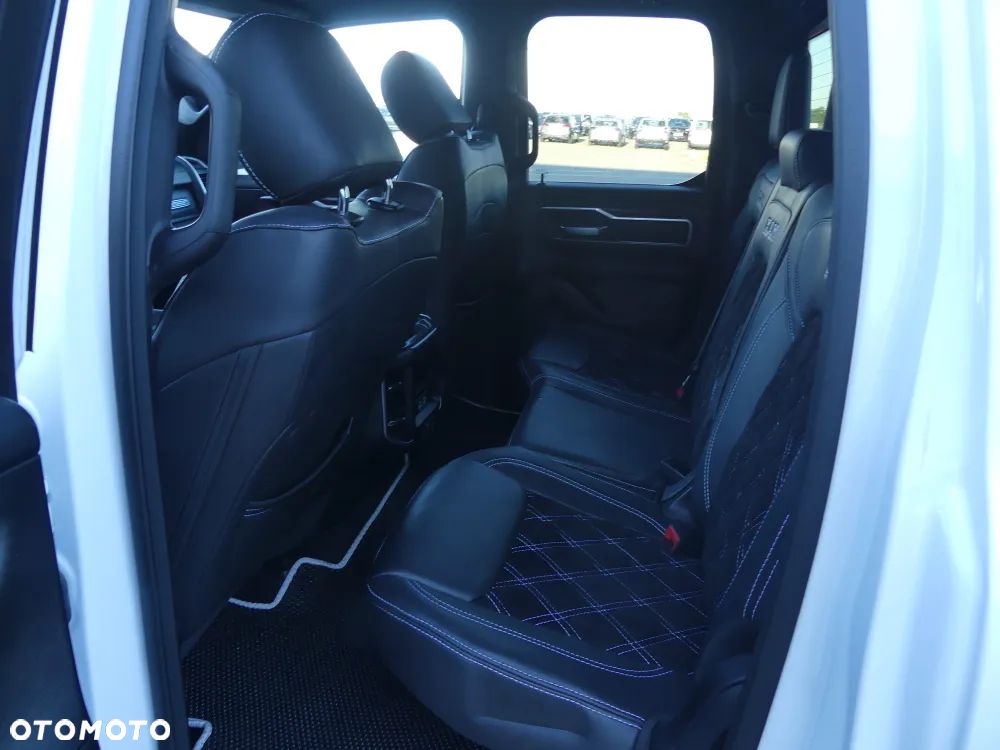 RAM 1500 - 8