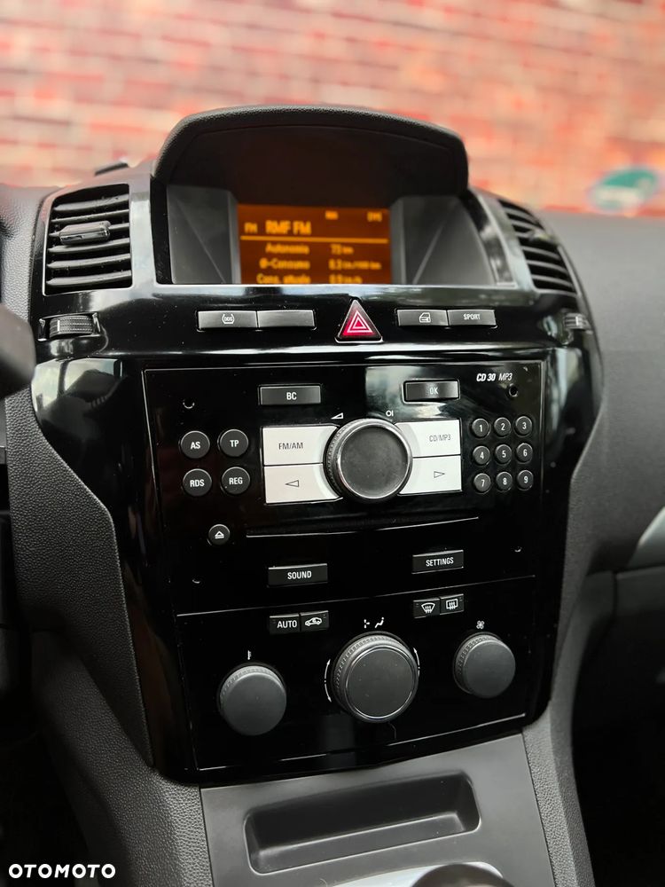 Opel Zafira - 24