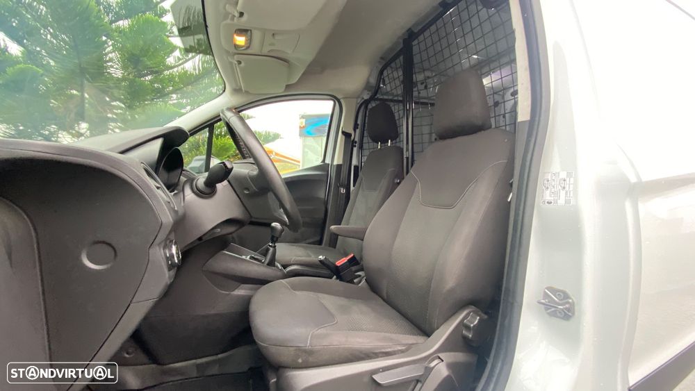 Ford Transit Courier - 22