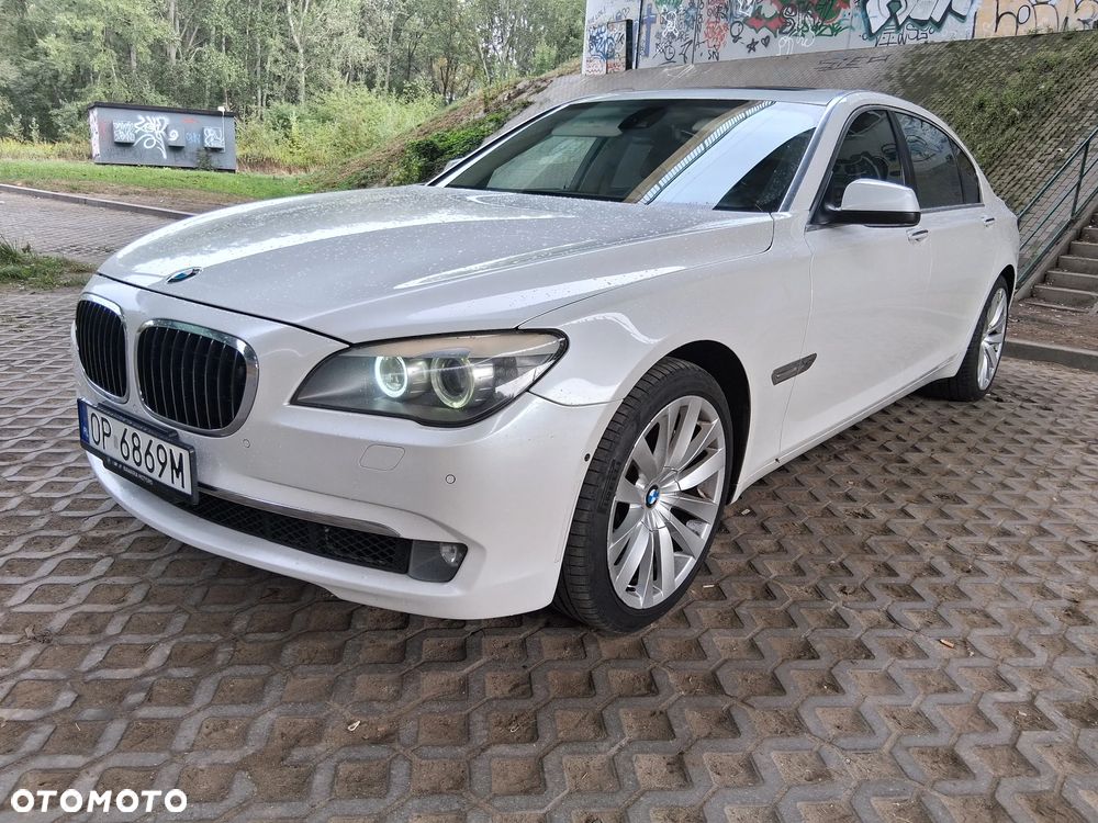 BMW Seria 7 750Li xDrive - 17