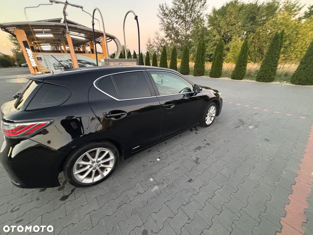 Lexus CT - 13