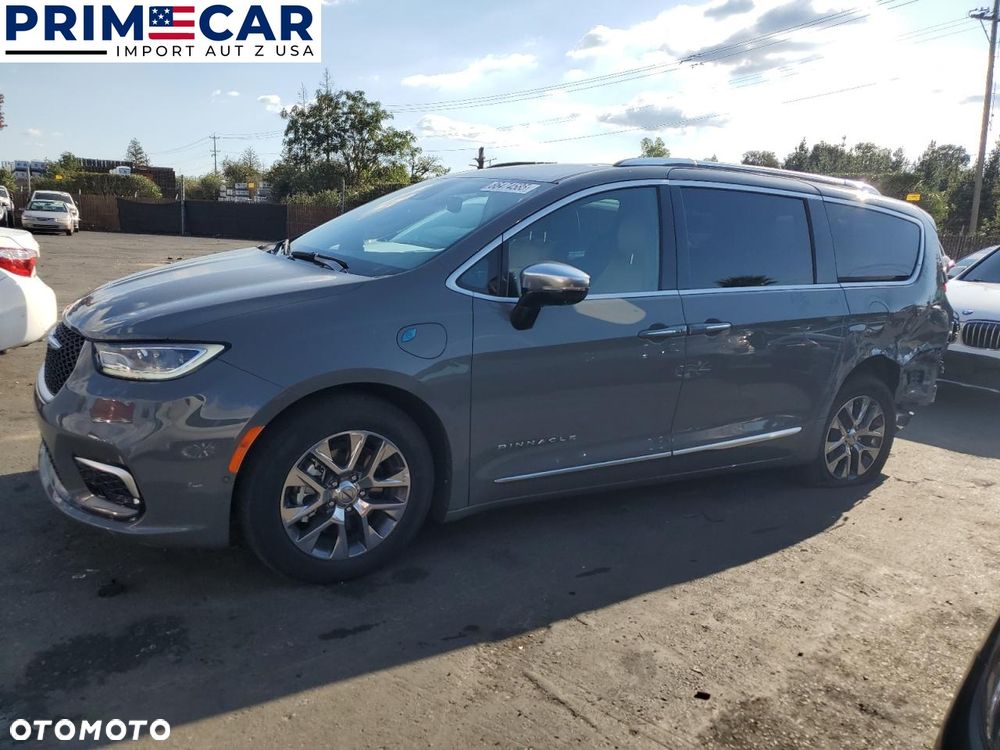 Chrysler Pacifica - 2