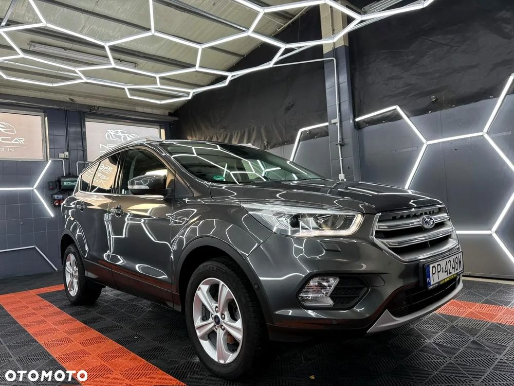 Ford Kuga 1.5 EcoBoost 2x4 Titanium - 10