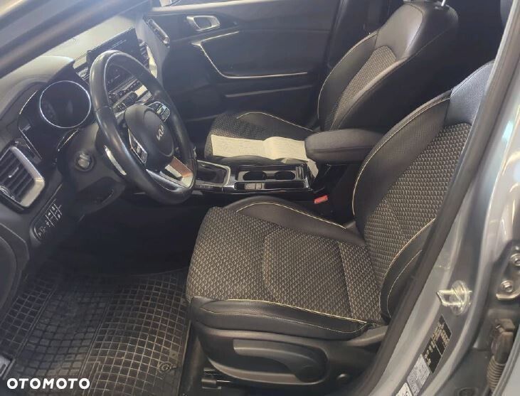 Kia Ceed - 7