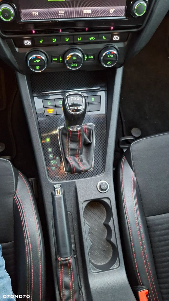 Skoda Octavia 2.0 TDI DSG RS - 19