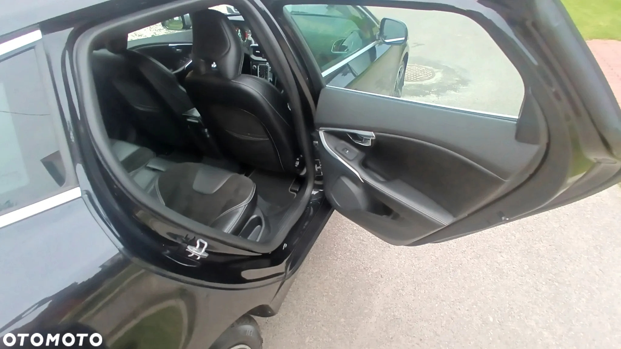 Volvo V40 D2 R-Design - 20