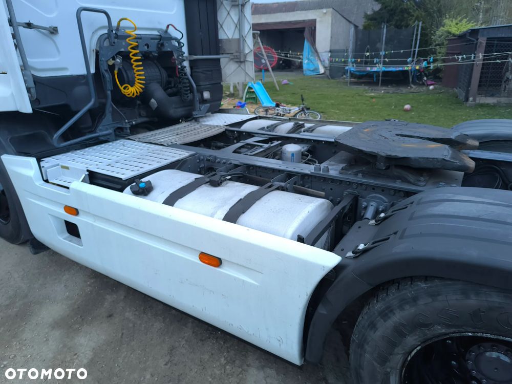 Renault Premium 440dxi - 8