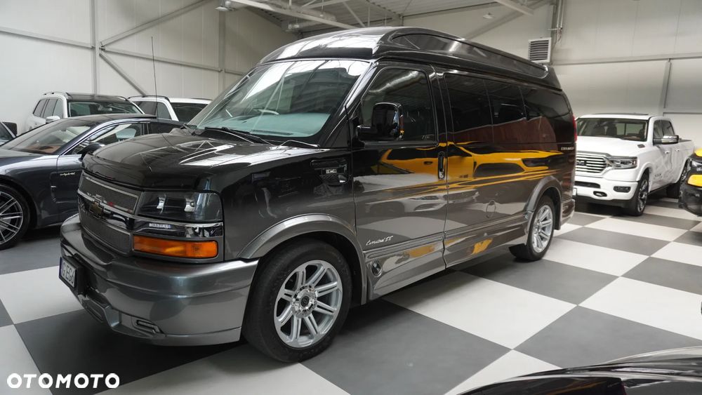 Chevrolet Express - 16