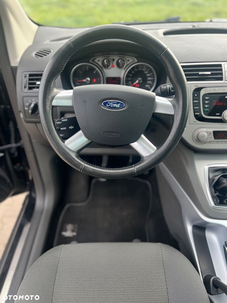 Ford Kuga 2.0 TDCi 2x4 Champions Edition - 32