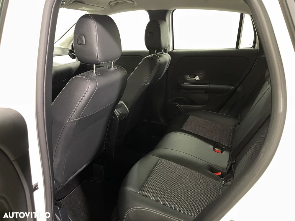 Mercedes-Benz GLA - 12