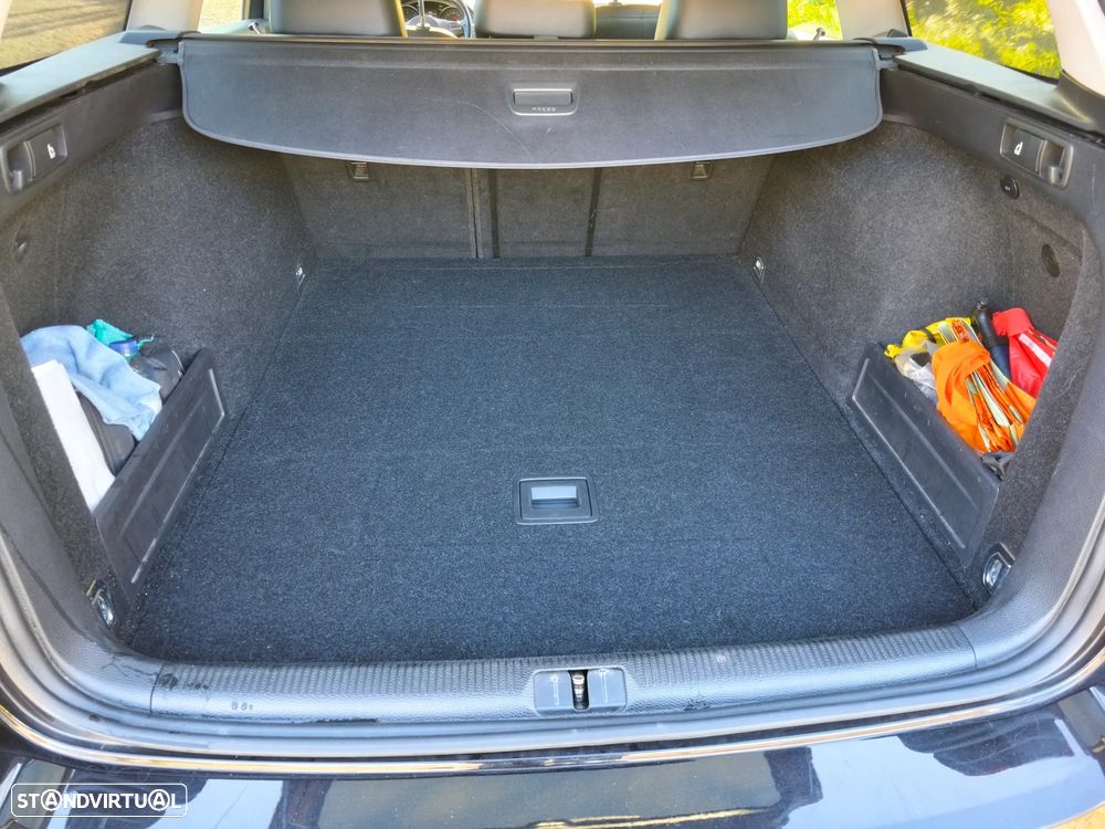 VW Passat Variant 2.0 TDI Highline - 14