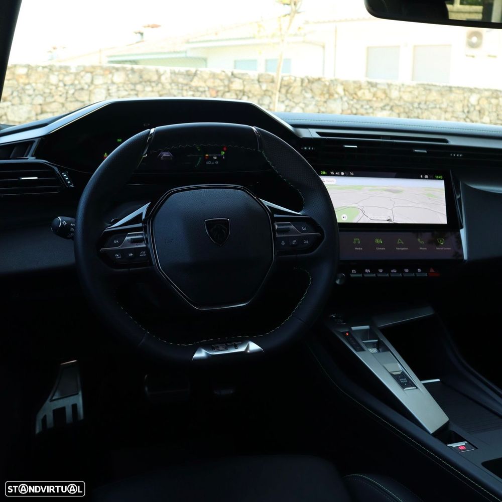 Peugeot 408 1.2 PureTech GT EAT8 - 17