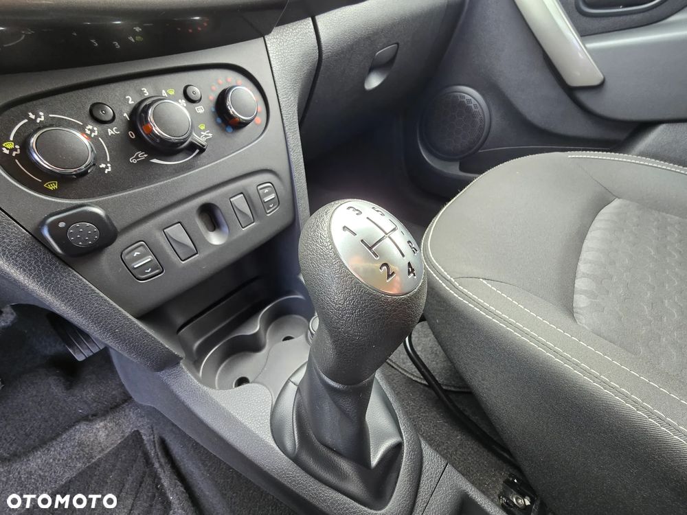 Dacia Sandero - 8