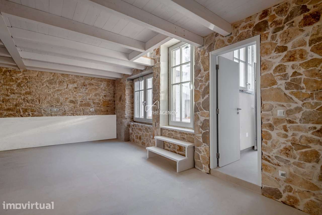 Moradia T2+1 encantadora, historicamente renovada, na zona antiga de P - Grande imagem: 5/34