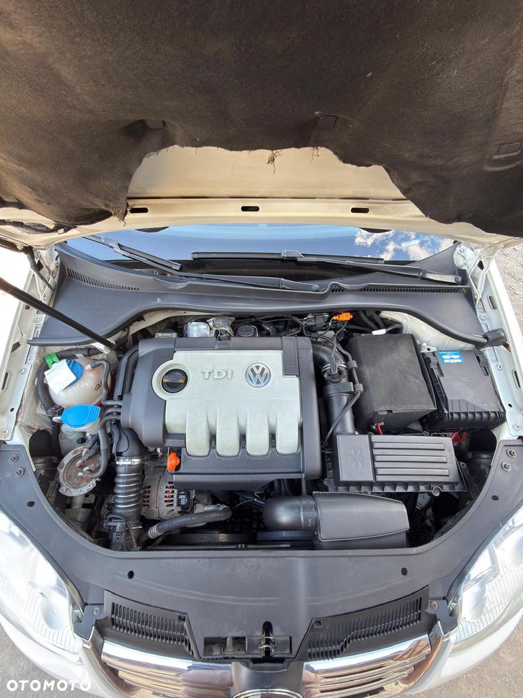 Volkswagen Golf - 5