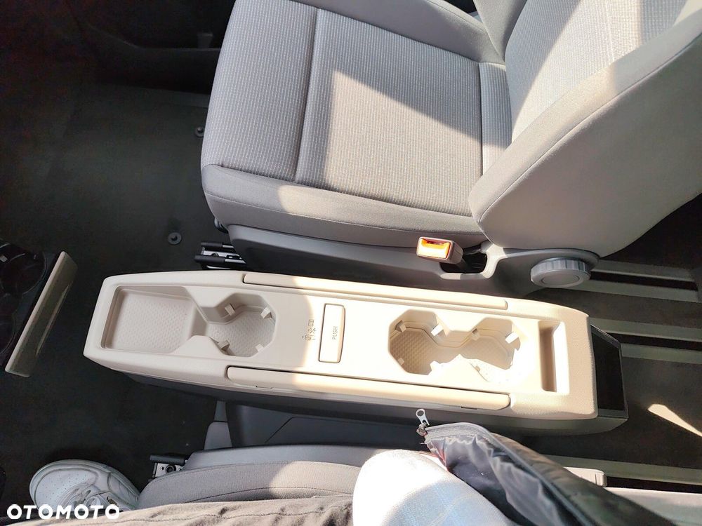 Volkswagen Multivan - 27