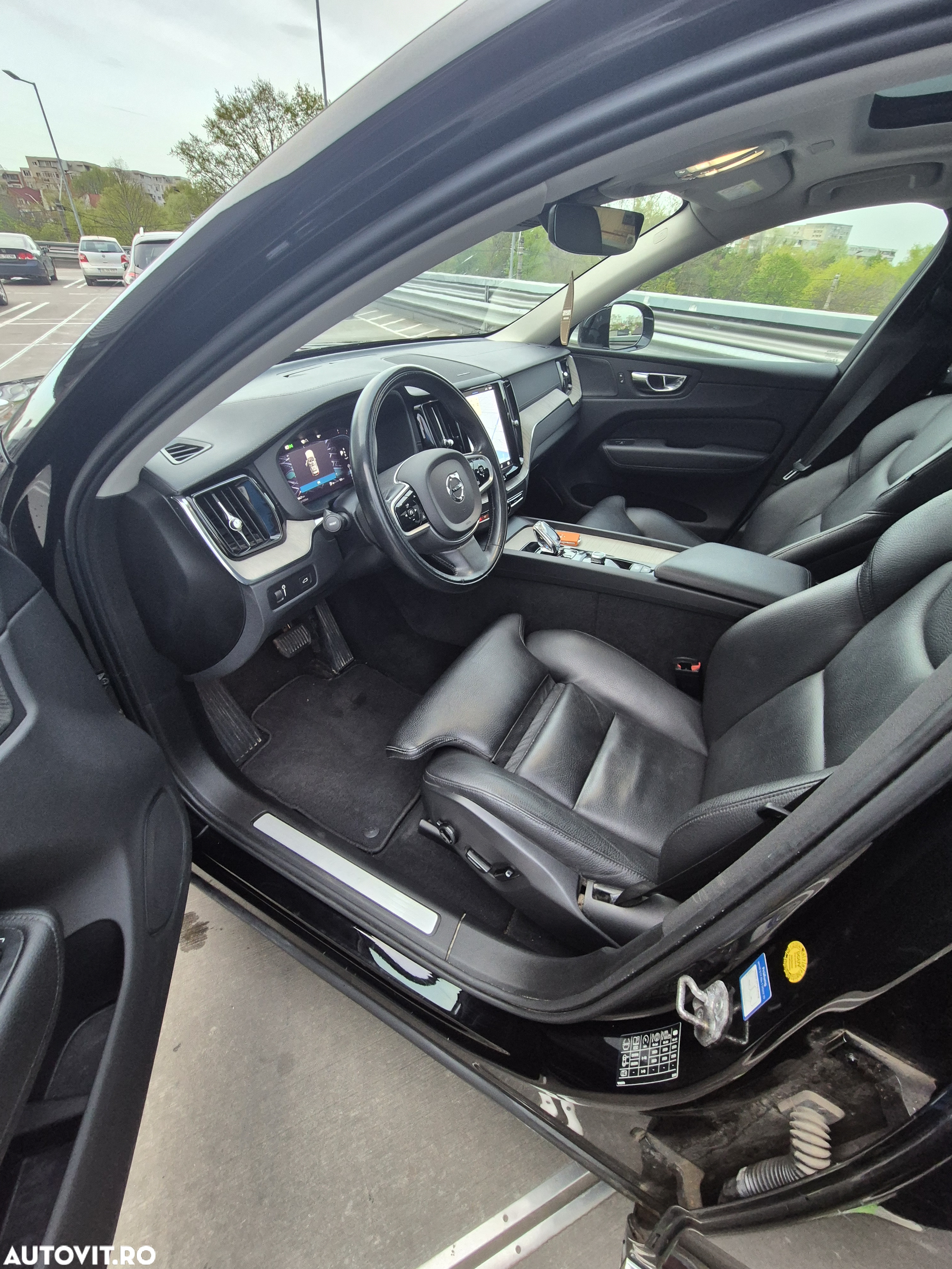 Volvo XC 60 B4 MHEV Inscription - 16