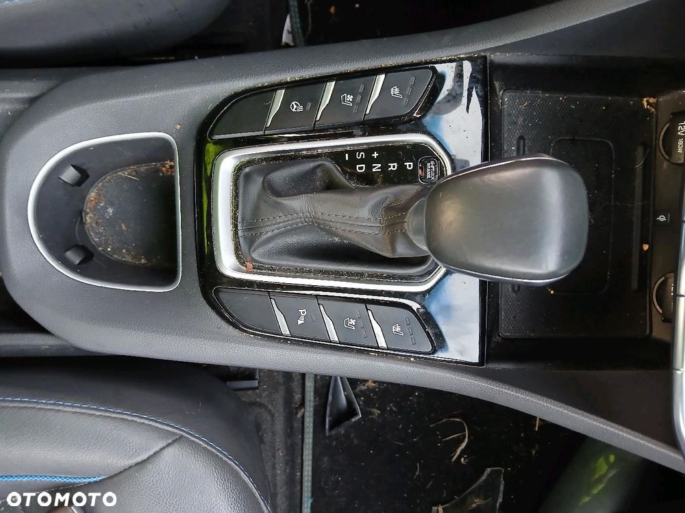 Hyundai IONIQ Plug-in hybrid Premium - 12