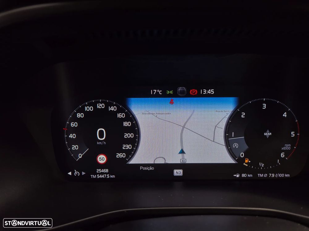 Volvo XC 40 2.0 D3 Momentum Plus - 22