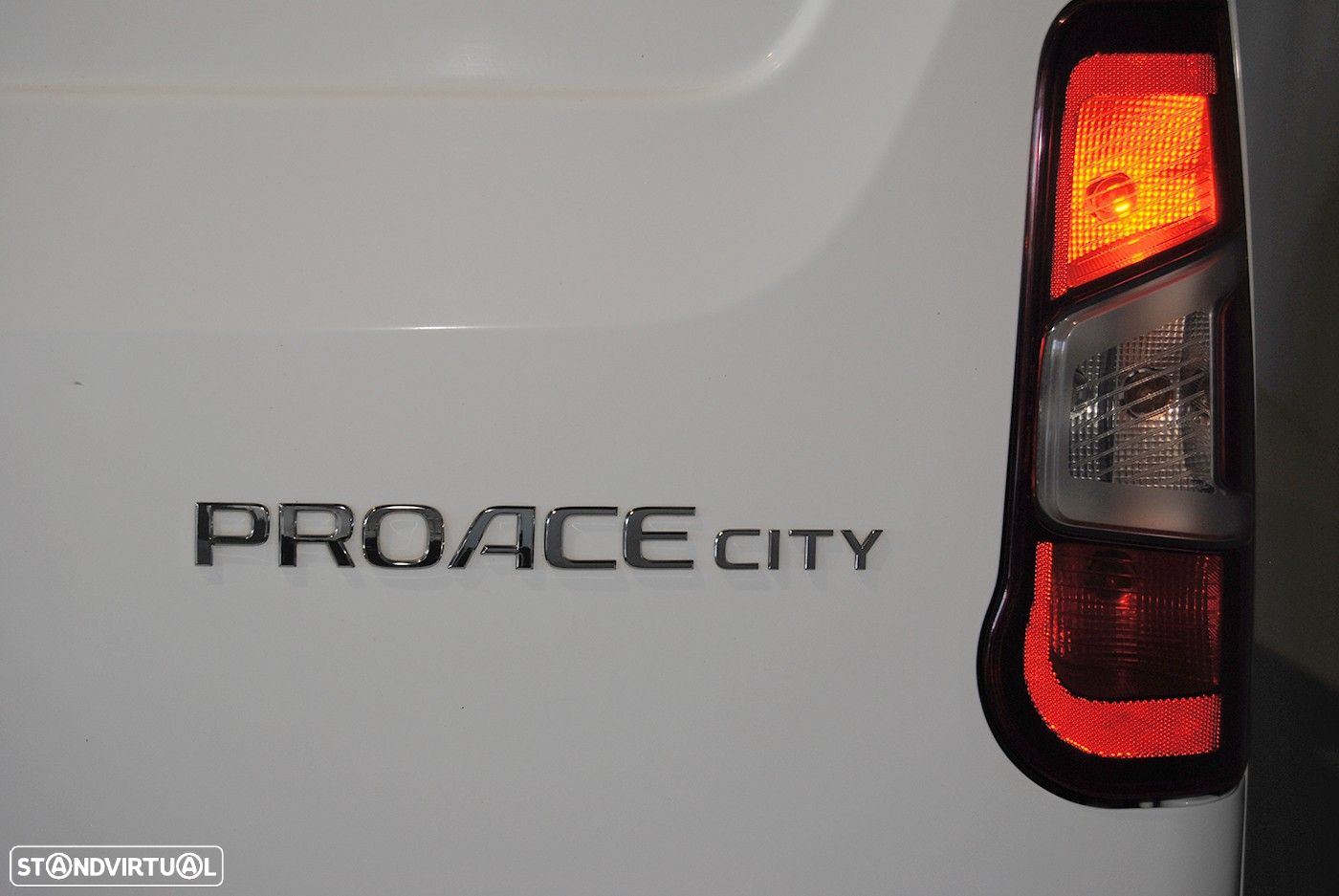 Toyota Proace City 1.5D L2 Comfort - 10