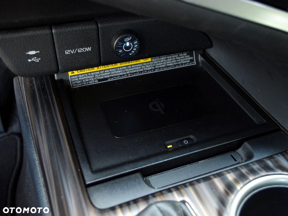 Toyota Camry 2.5 Hybrid Executive CVT - 20