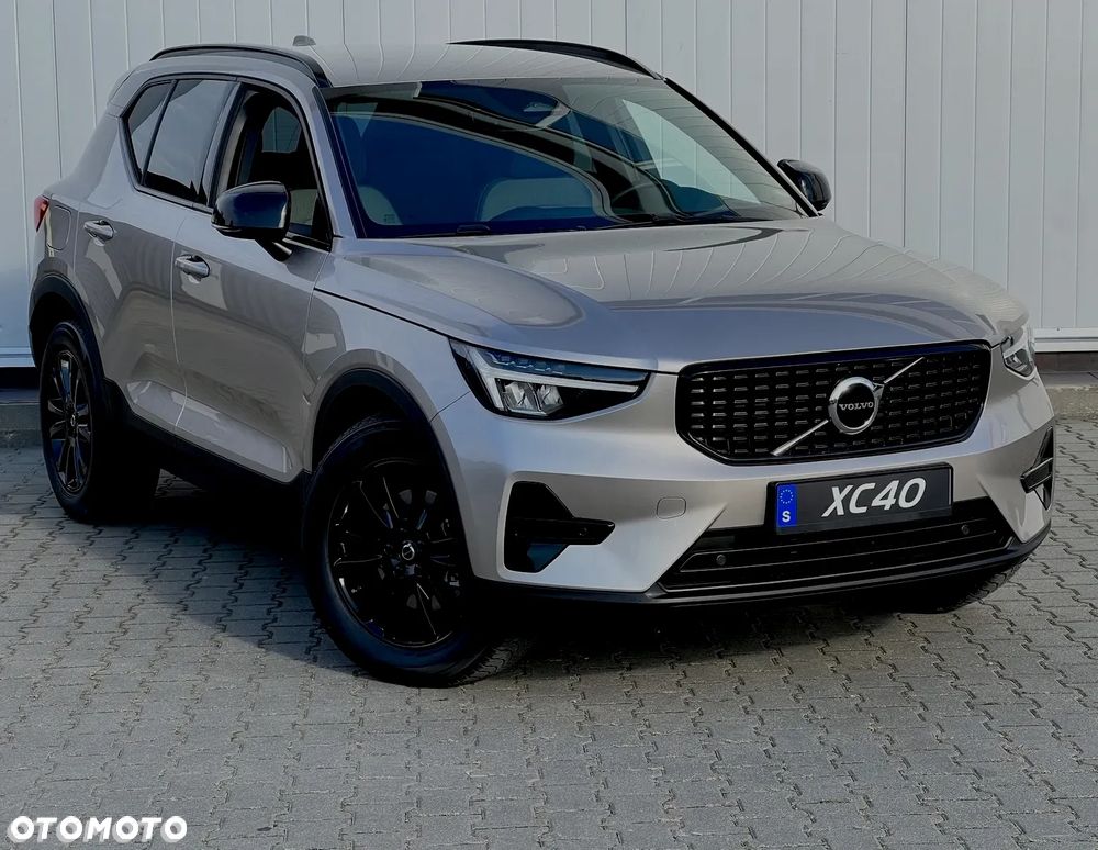 Volvo XC 40 B4 AWD Plus Dark - 11