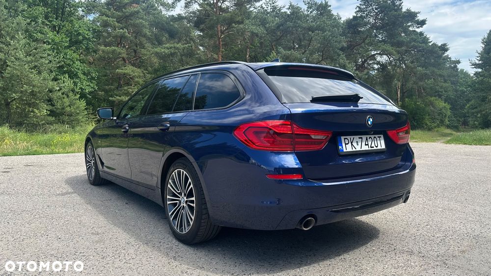 BMW Seria 5 520d Sport Line - 4