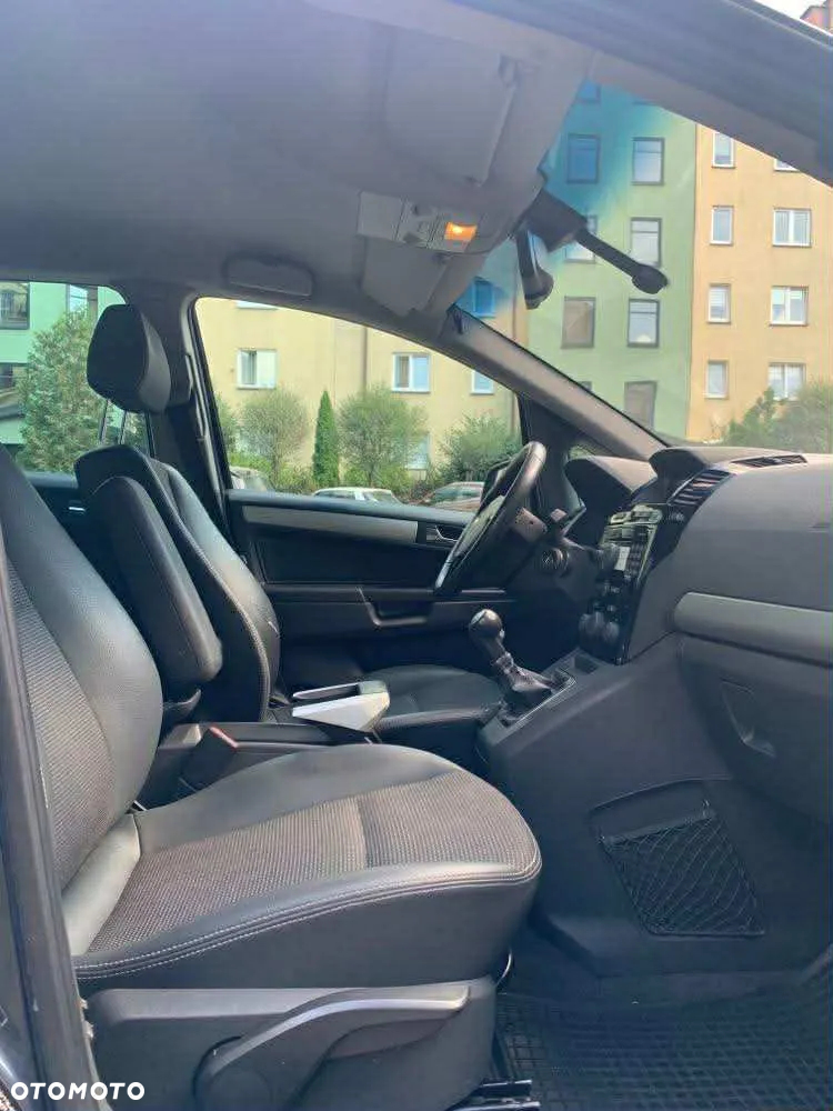 Opel Zafira - 12